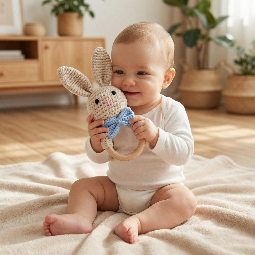 Babyrassel HASE – Handgemacht, 100% Baumwolle